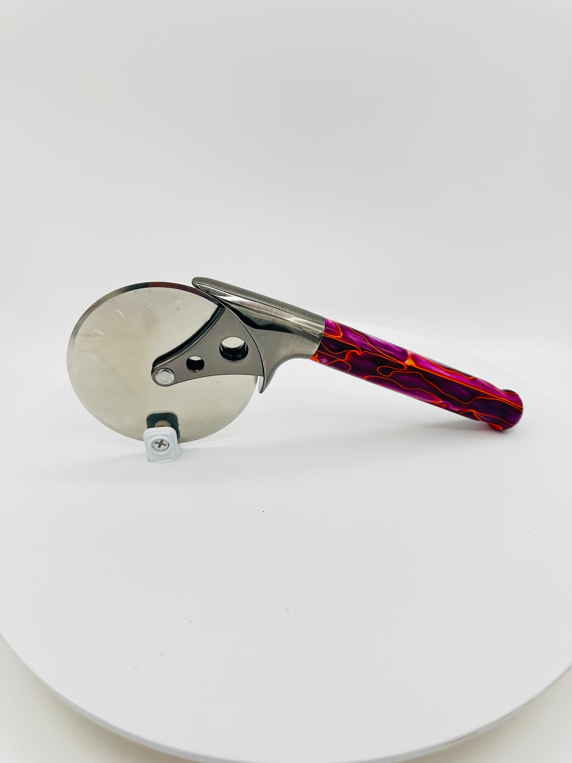 custom-pizza-cutter-purple-neon-acrylic